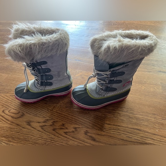 SOREL Joan of Arctic Snow Boots faux fur Waterproof kids Size 2 Pink Grey Green - Picture 4 of 9